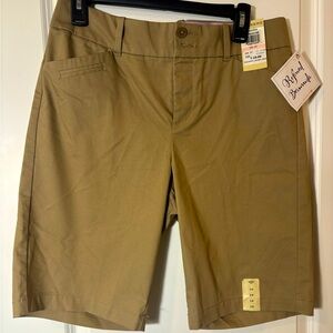 Women’s Dockers Khaki Refined Bermuda shorts